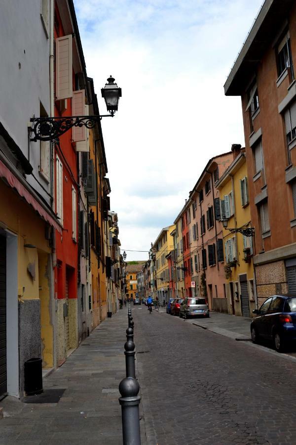Apartamento Downtown In Parma Exterior foto