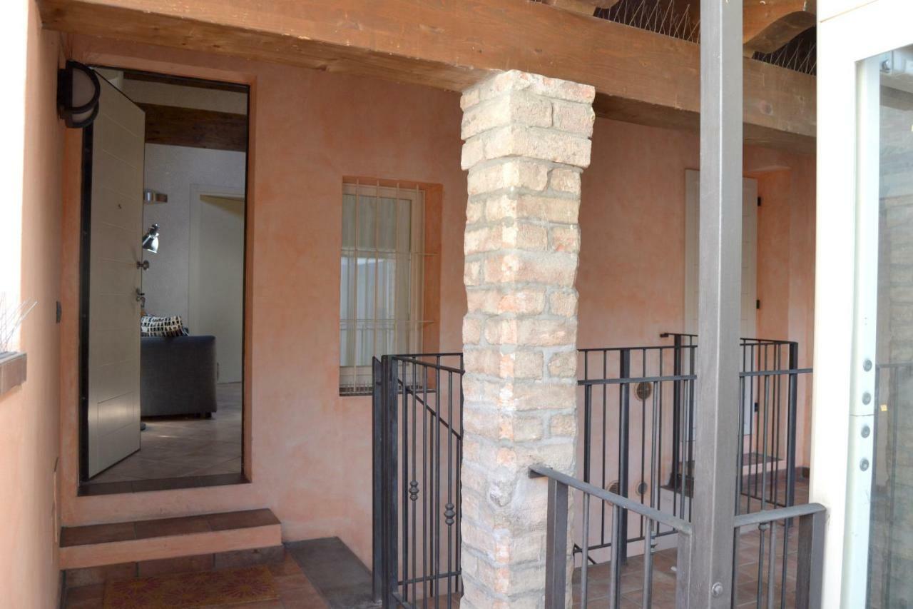 Apartamento Downtown In Parma Exterior foto
